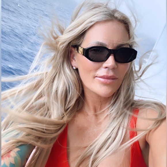 Meet your Posher, Amber - Picture 1 of 1